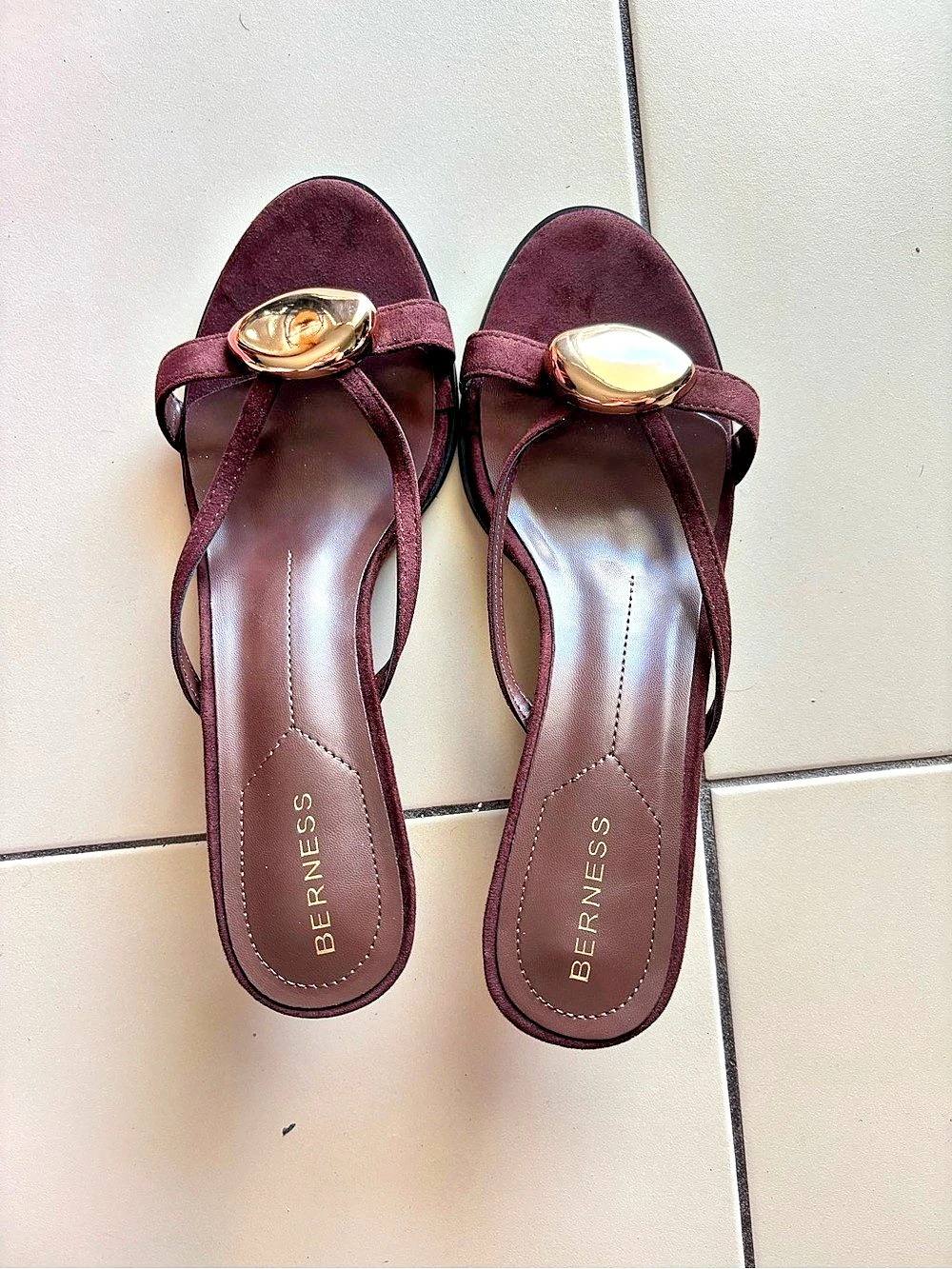 Berness Royalty Brown Heels Size 10 “NEW”